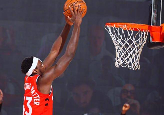  猛龙西亚卡姆28+14屠戮公牛内线  