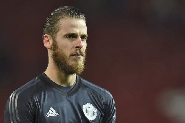  德布劳内世界波破曼联防线  