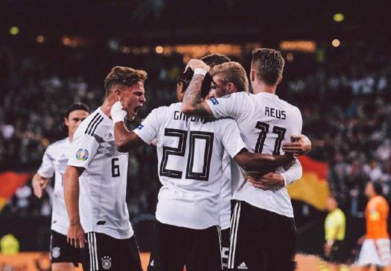  曼城中场核心传射建功主宰比赛