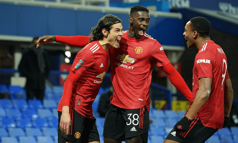  斯佩齐亚, 替补奇兵建功爆冷门