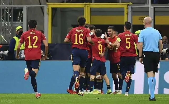  多特蒙德后防失误连连，主场爆冷负于斯图加特青年军